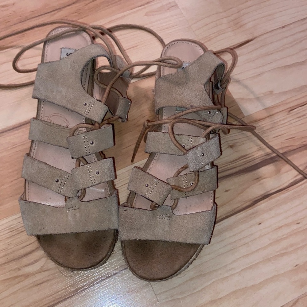 Tie up lace Steve Madden shoes